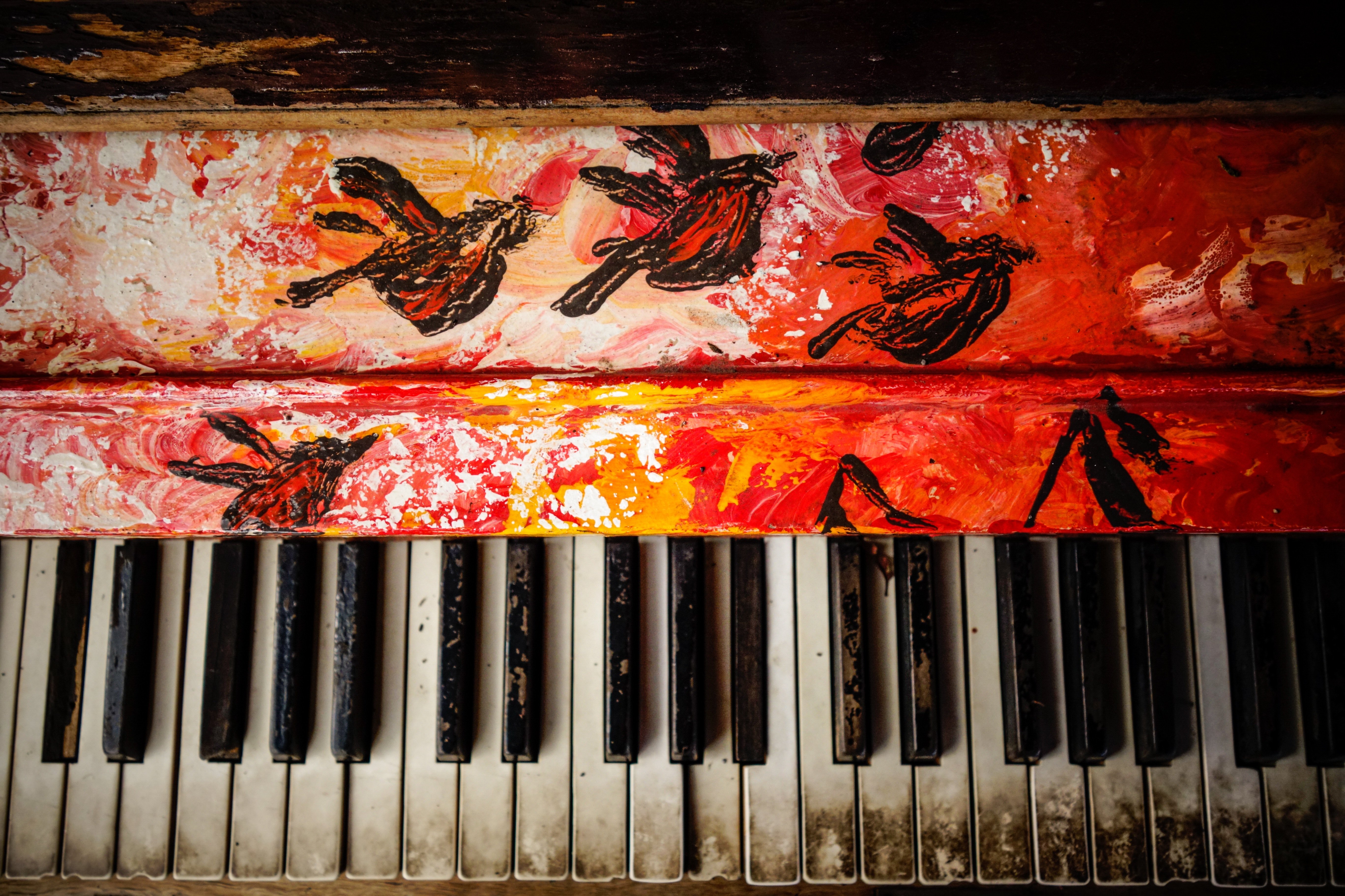 Old arty dirty piano